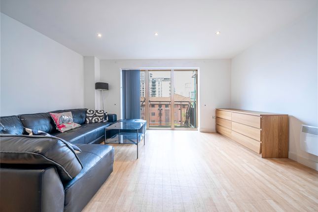 Canal Wharf 32400014