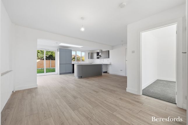 9, Claypits Road, Chelmsford photo 2