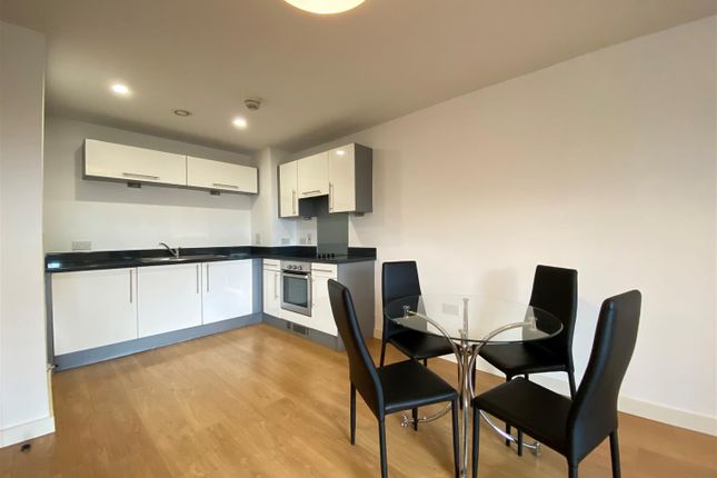 403 Lexington Court, Broadway, Salford photo 3