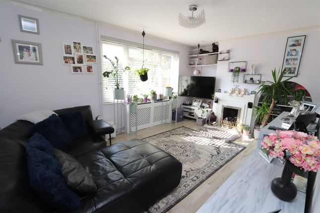 Semi-detached house for sale in Hope Close, Mountnessing, Brentwood