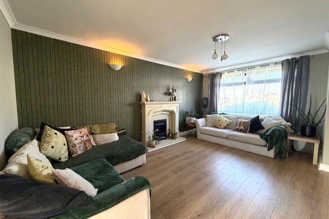21, Collingwood Way, Westhoughton photo 2