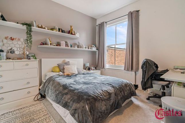 Terraced house for sale in Baden Road, London