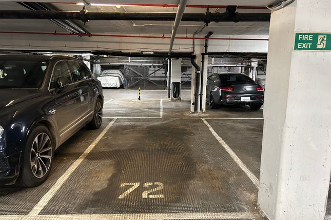 Parking/garage to rent in Ennismore Gardens, London