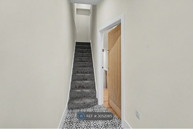 Flat B, Rectory Road Stoke Newington, London photo 5