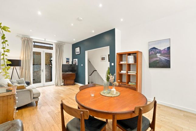 2, Station Rise, London photo 4