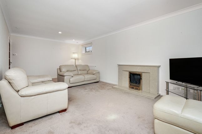 9, Weir Crescent, Eskbank photo 2
