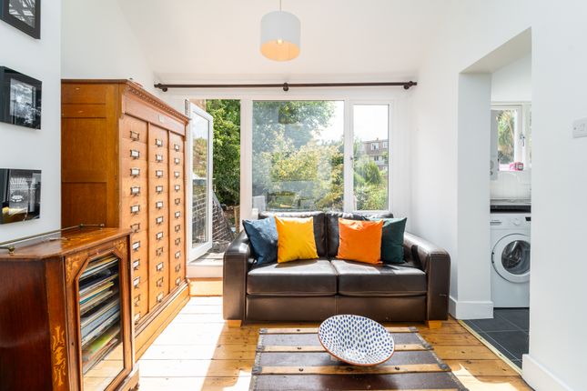 Flat 2, 6, Mildmay Grove South, Islington photo 4