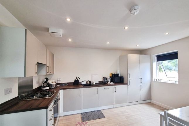 8, Foxglove Way, Doncaster photo 2