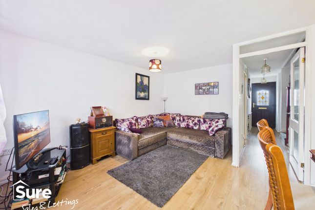 4, Stradbrook Close, Harrow photo 3