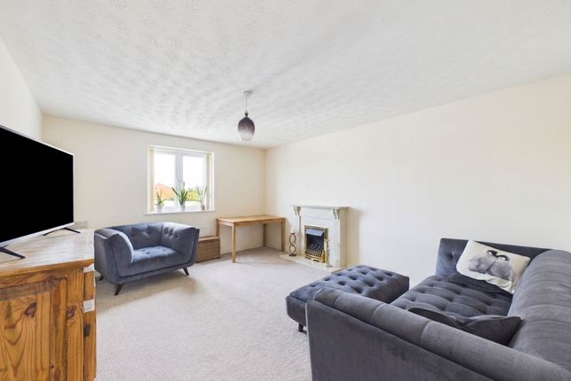 1f Cassin Drive, Cheltenham photo 2