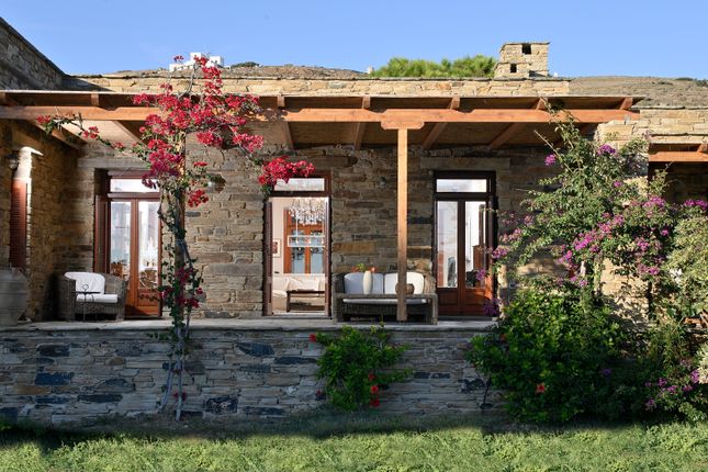 Semi-detached house for sale in Estrella, Tinos, Cyclade Islands, South Aegean, Greece