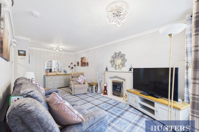 44, Avocet Way, Bridlington photo 2