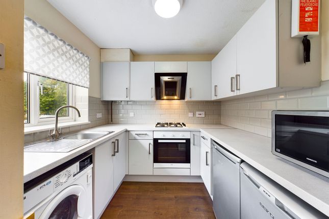 9 Southgate Drive, Towcester photo 2