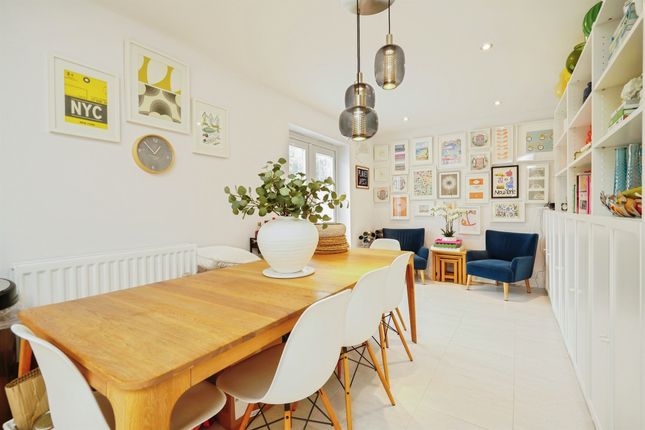 2, Barberry Drive, Didcot photo 3