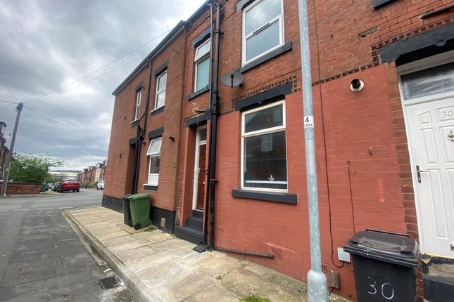 Thumbnail Property to rent in Cleveleys Road, Leeds