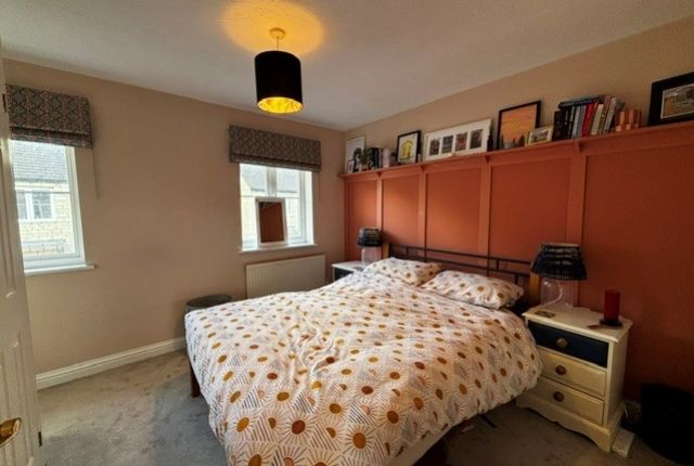 26, Woodrush Gardens, Carterton photo 5