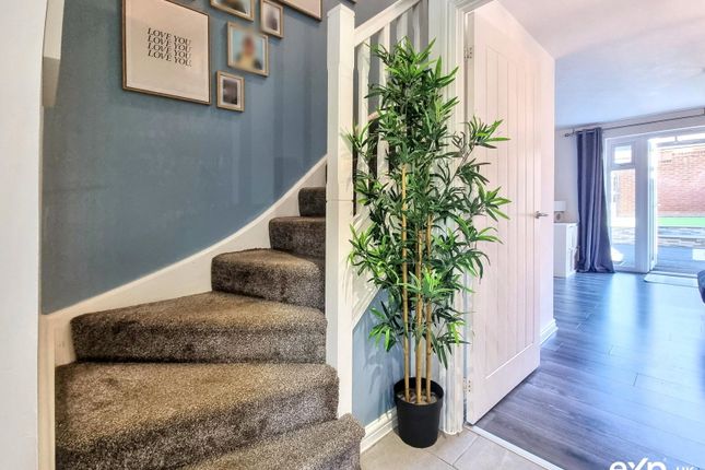 54, Buttercup Way, Newton Abbot photo 3