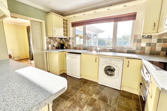 15 Seymour Avenue, Parc Seymour, Penhow, Newport photo 4