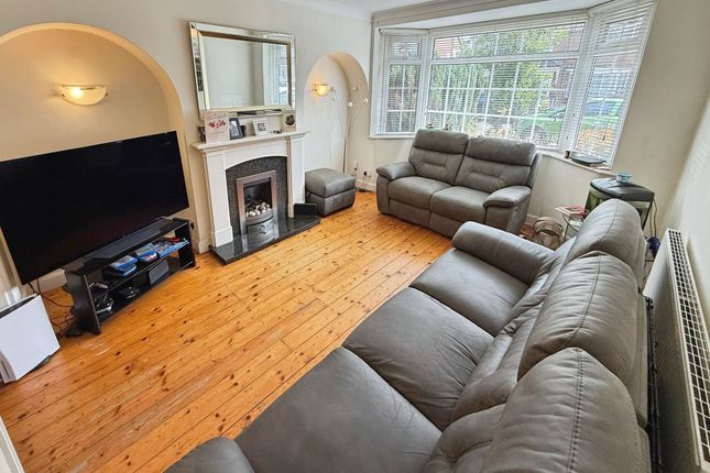 9 Ashley Drive, Stockport photo 3