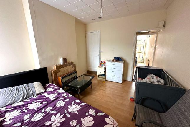 Terraced house for sale in Maple Road West, Bury Park, Luton, Bedfordshire