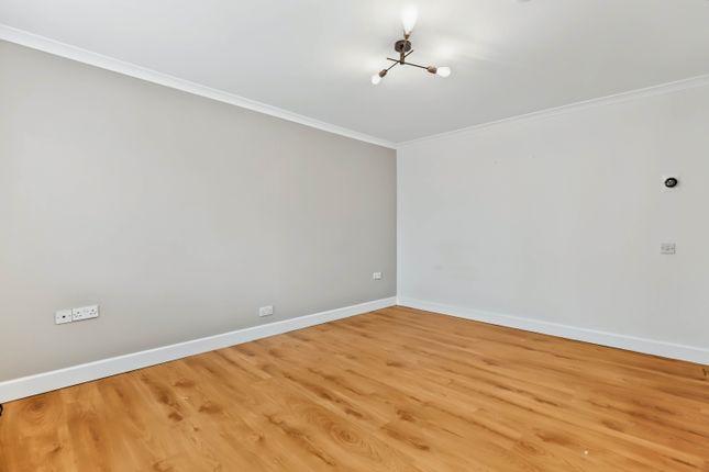 3, Moor Pond Close, Bicester photo 3