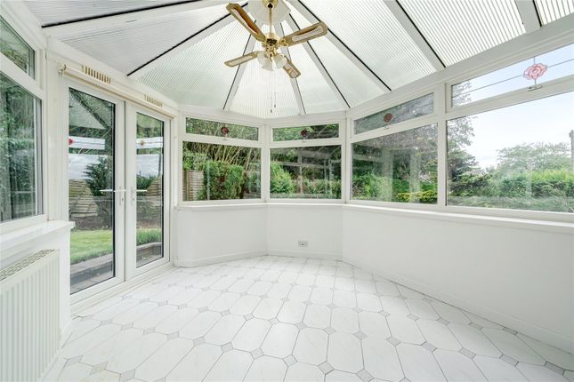 44, Waterloo Road, West Yorkshire photo 4