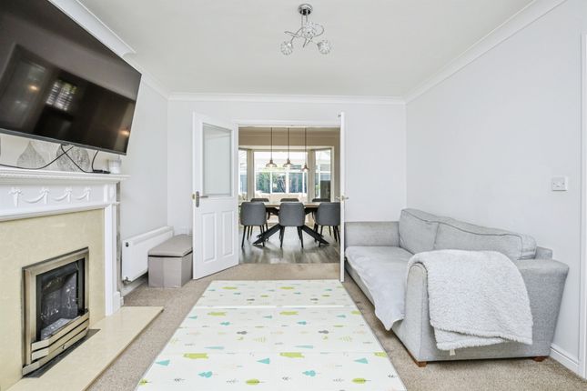 6, Oxbow Crescent, March photo 4