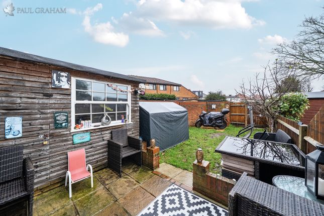 10, Cricketers Terrace, Carshalton photo 4
