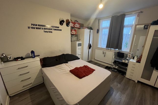 Room to rent in Norbury Hill, London