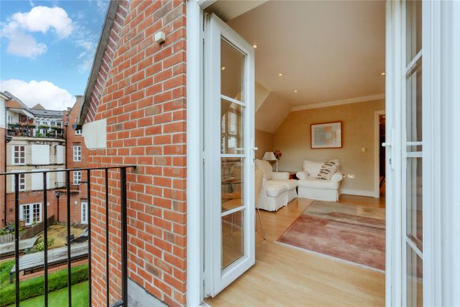 Flat for sale in Watling Mansions, Watling Street, Radlett, Hertfordshire