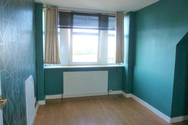 Thumbnail Flat to rent in Mains Road, Beith, Ayrshire