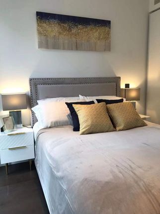 Flat to rent in Belvedere Row Apartments, White City