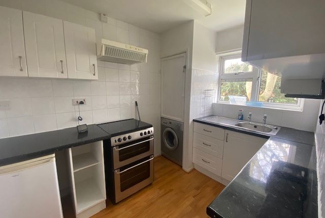 Duplex to rent in Haseldine Road, London Colney