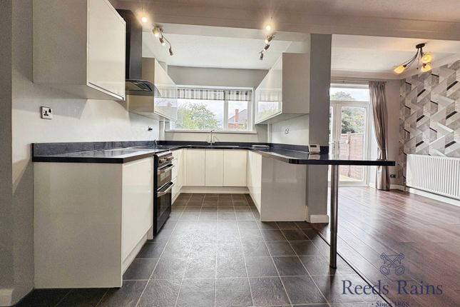20, Mill Hill Road, Tyne and Wear photo 3