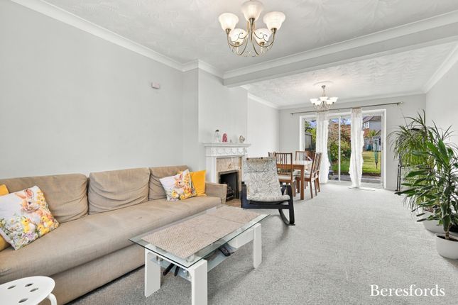 115, Gubbins Lane, Harold Wood photo 4