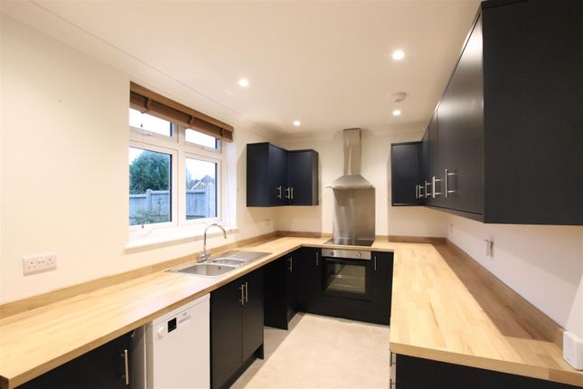 37, Green Lane, Chichester photo 5
