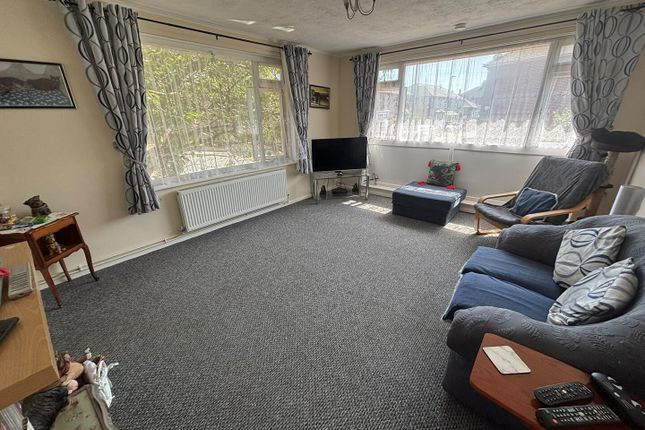 4, Wesley Court, Cornwall Road, Ventnor photo 2