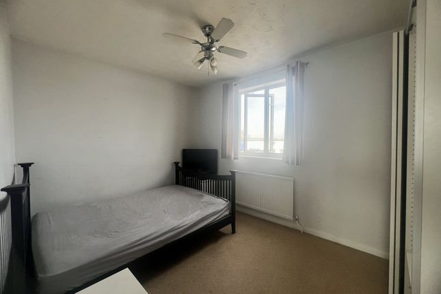 End terrace house to rent in Broadway, Didcot