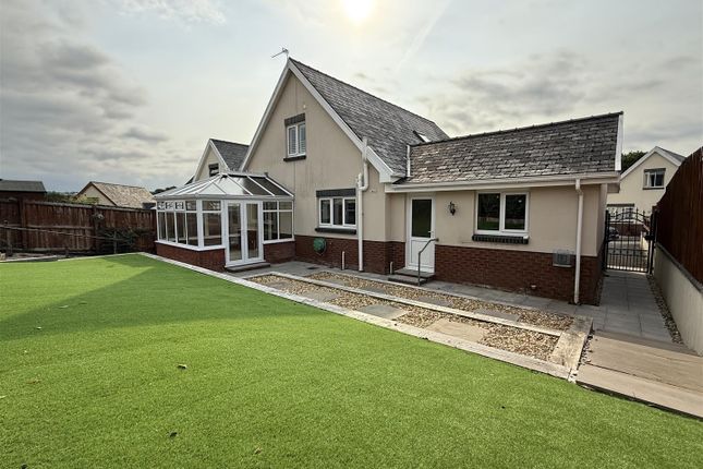 20, Uwchgwendraeth, Llanelli photo 4