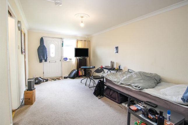 33, Redhall Crescent, Leeds photo 2