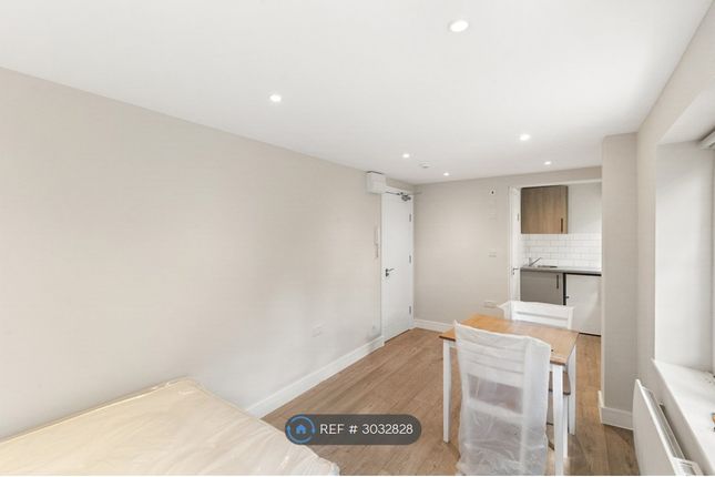 A Barnett Wood Lane, Ashtead photo 2