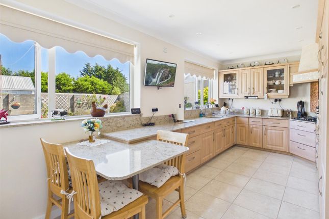 Lamona, Queens Avenue, Porthcawl photo 3
