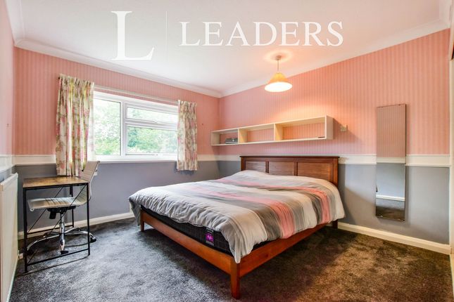 Flat 11, Willow Court, Willow Bank photo 4