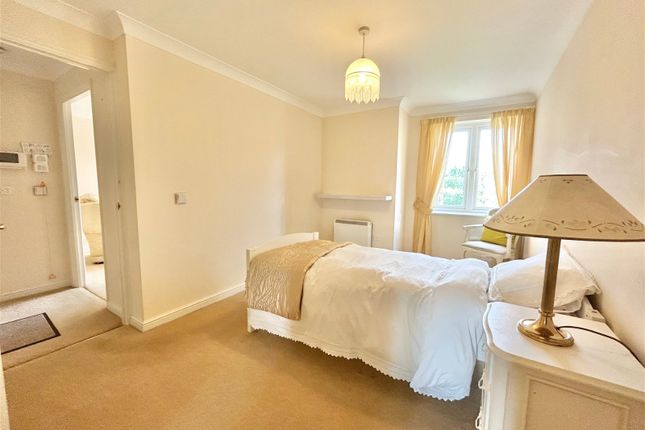 Flat for sale in Hollyfield Road, Sutton Coldfield