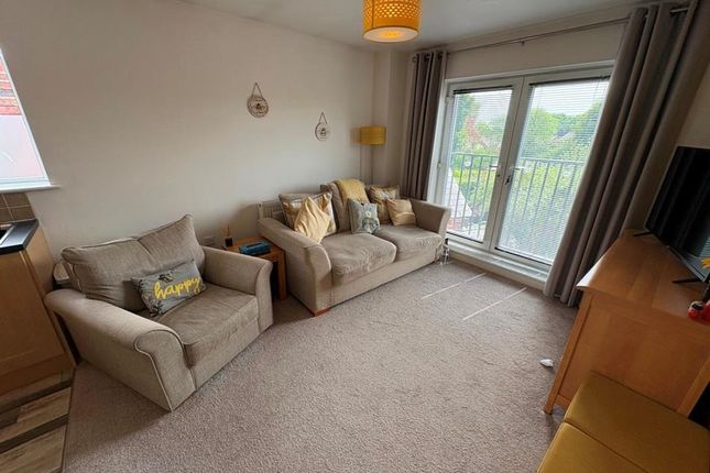 8, Edwards Court, Staffs photo 3
