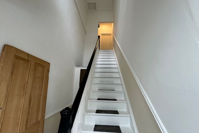 Flat to rent in Park Road, Liverpool