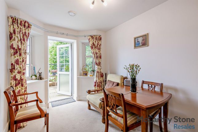 11 Holmes Place, Crowborough Hill, Crowborough photo 2