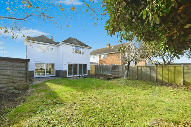4-bed detached on 122, Arundel Road, Peacehaven, £425,000