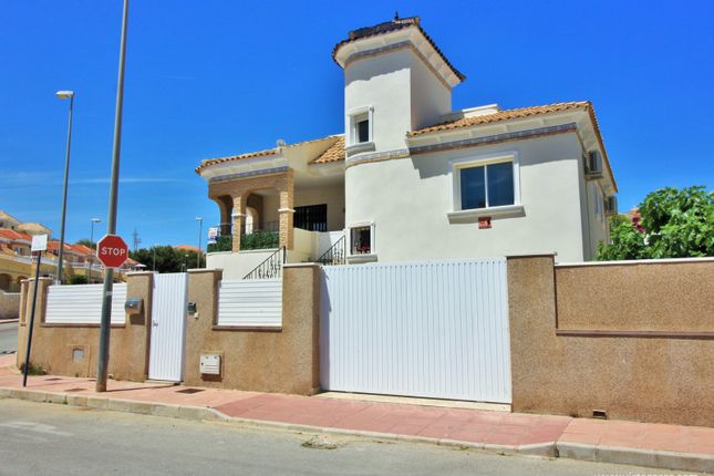 Villa for sale in Calle Venezuela, Villamartin, Orihuela Costa, Alicante, Valencia, Spain