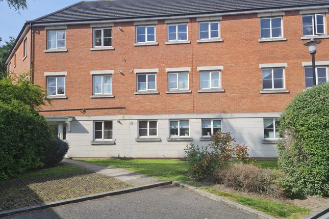2-bed flat on Hopewell Close, Chafford Hundred, £260,000